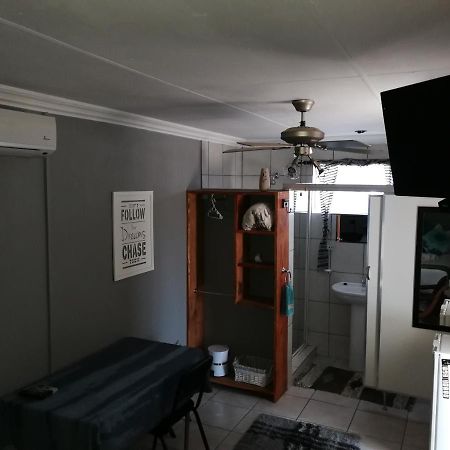 Bougain Villa Guesthouse Winburg エクステリア 写真