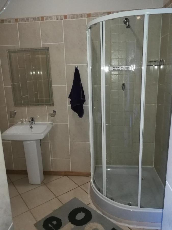 Bougain Villa Guesthouse Winburg エクステリア 写真