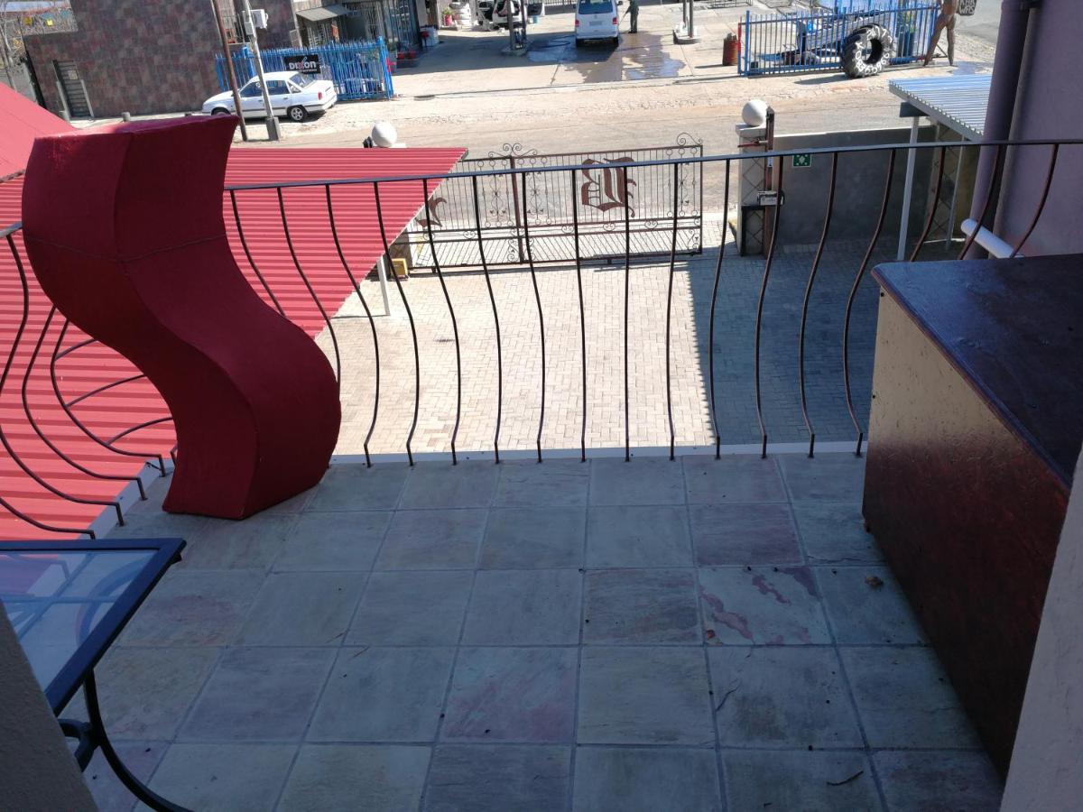 Bougain Villa Guesthouse Winburg エクステリア 写真