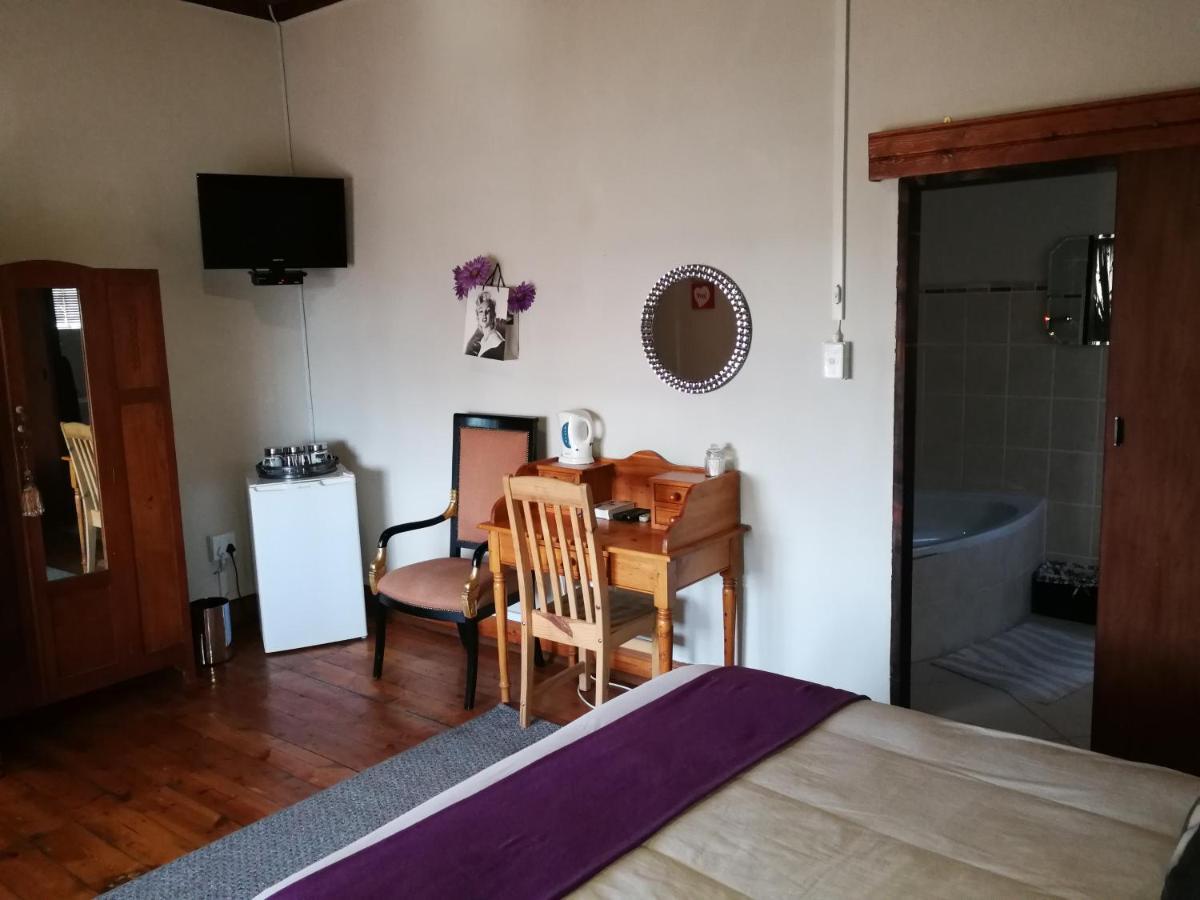 Bougain Villa Guesthouse Winburg エクステリア 写真