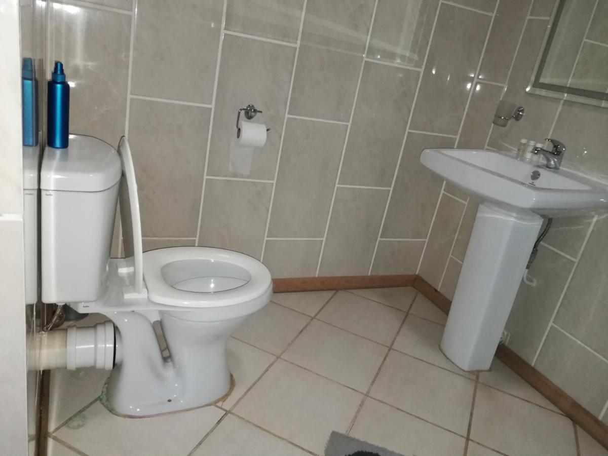 Bougain Villa Guesthouse Winburg エクステリア 写真