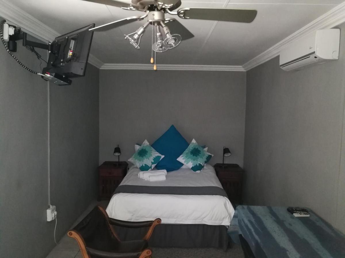 Bougain Villa Guesthouse Winburg エクステリア 写真