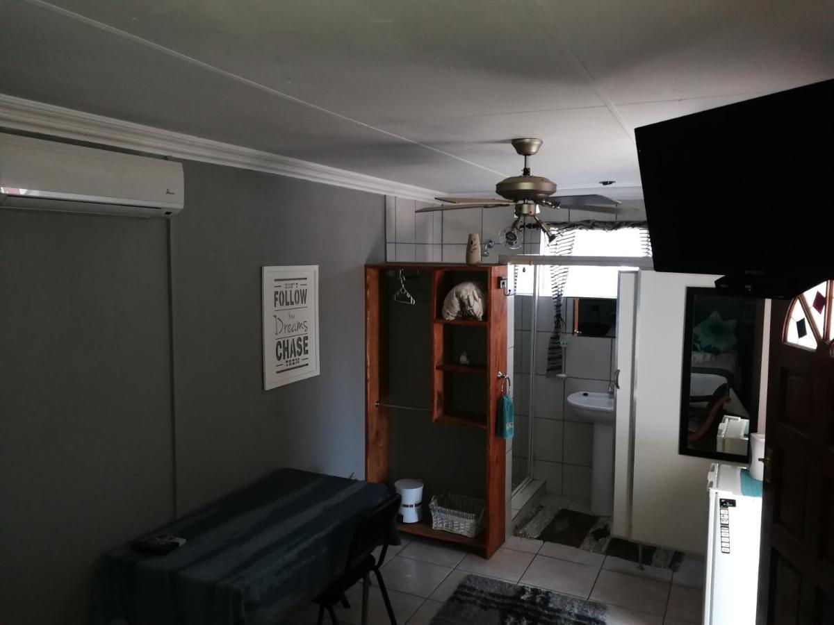 Bougain Villa Guesthouse Winburg エクステリア 写真